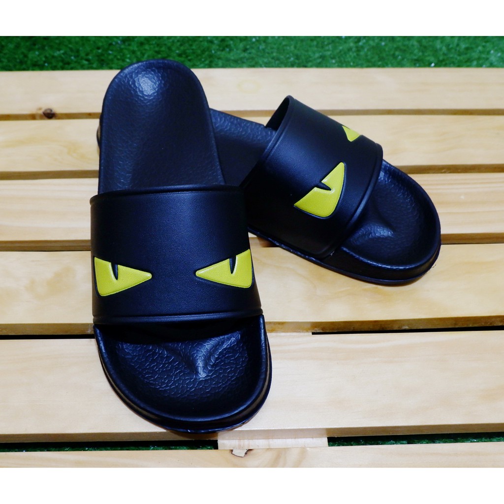 SANDAL KICKERS FENDI SLIDE SLOP PRIA KULIT URBAN
