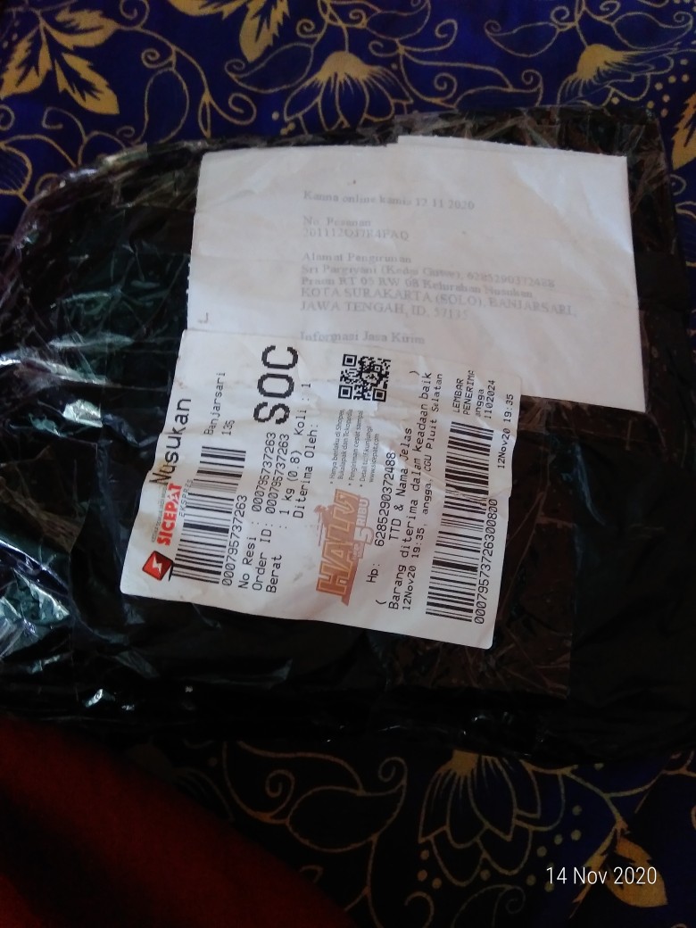 Kan Alat Penghancur Bawang Stainless Atau Garlic Press