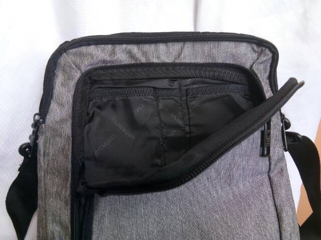 Tas Selempang pria - travel pouch ukuran 10 inch - Tracker 40TR214 original