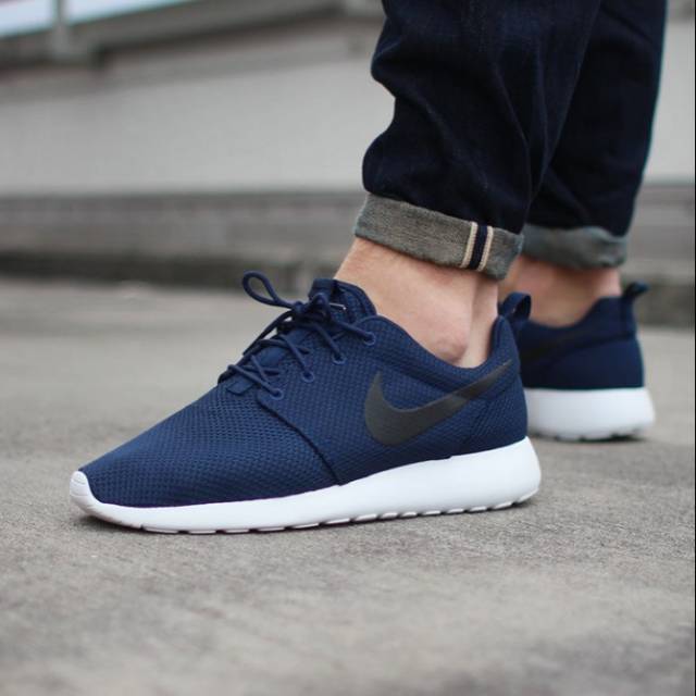 nike roshe run navy