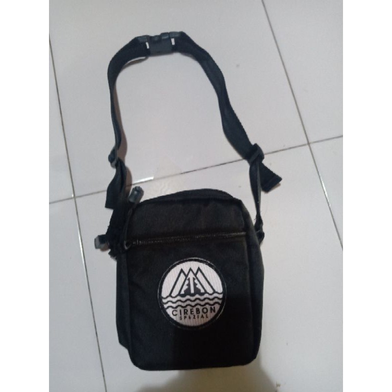 Tas Selempang Mini Slingbag Cowok Casual Adidas Cirebon
