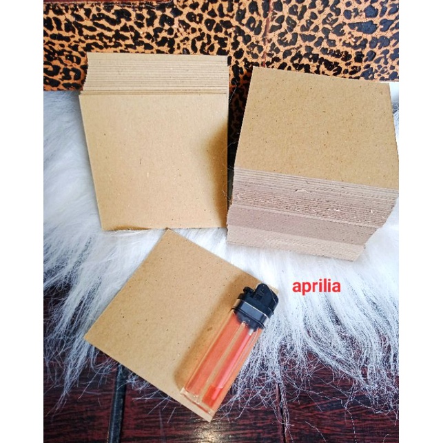 

20 lembar (9X9) no 30 KARTON HARD BOARD/GREY BOARD/YELLOW BOARD PACKING PHOTOCARD