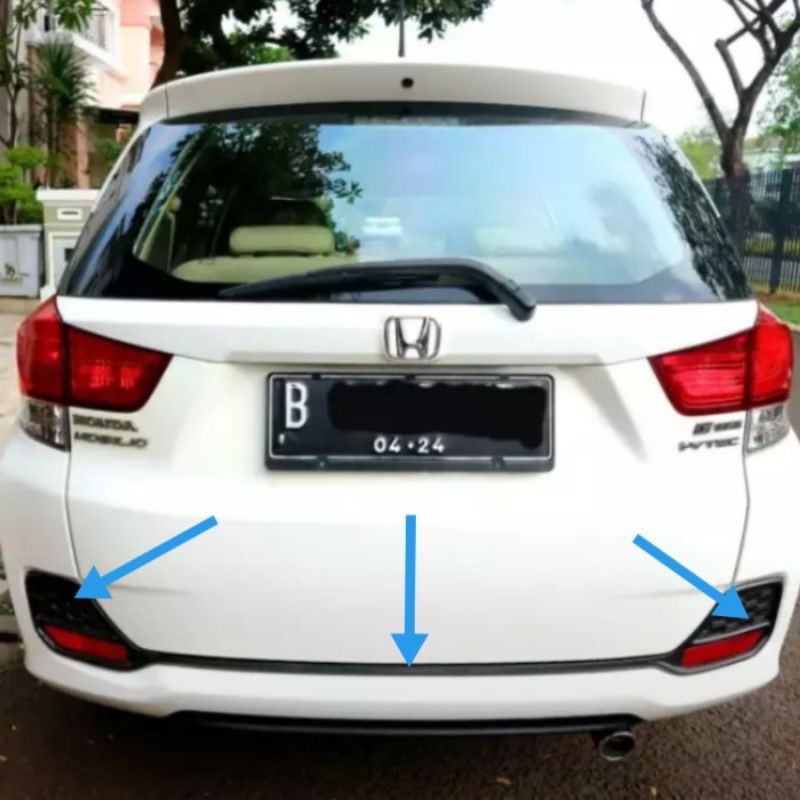 Honda Mobilio 2013 Garnis Cover Ring Dan List Chrome Bemper Belakang