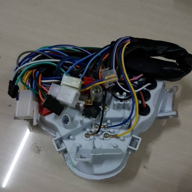 SPEEDOMETER/KILOMETER ASSY BLADE