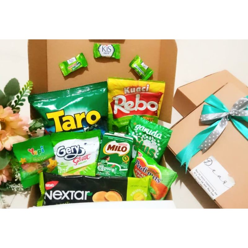 

HAMPERS JAJAN MURAH/HAMPERS LEBARAN MURAH/ Snack Box Murah/ Hadiah Ultah Murah