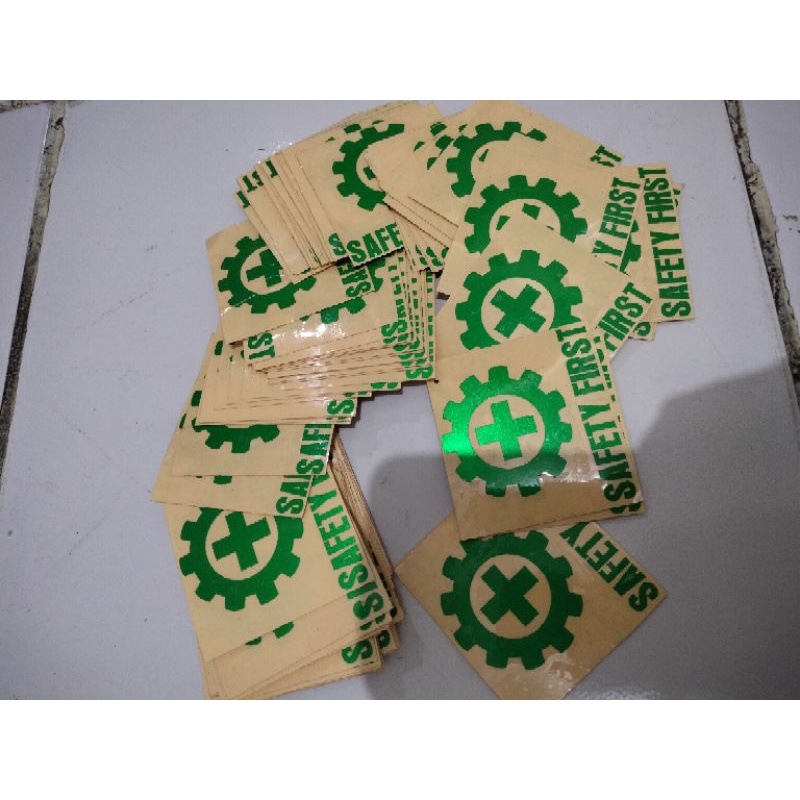 ((SAFETY FIRST)) STICKER MENYALA HELM SAFETY UKURAN BESAR 7X7 CM