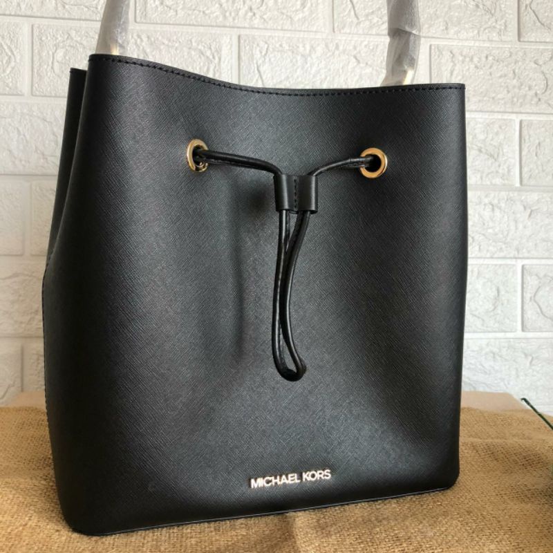 Tas Wanita Michael Kors Suri Large Bucket Msggr Black MK SURI BLACK