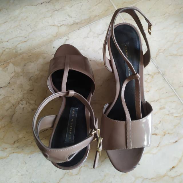 PRELOVED Charles n Keith Heels