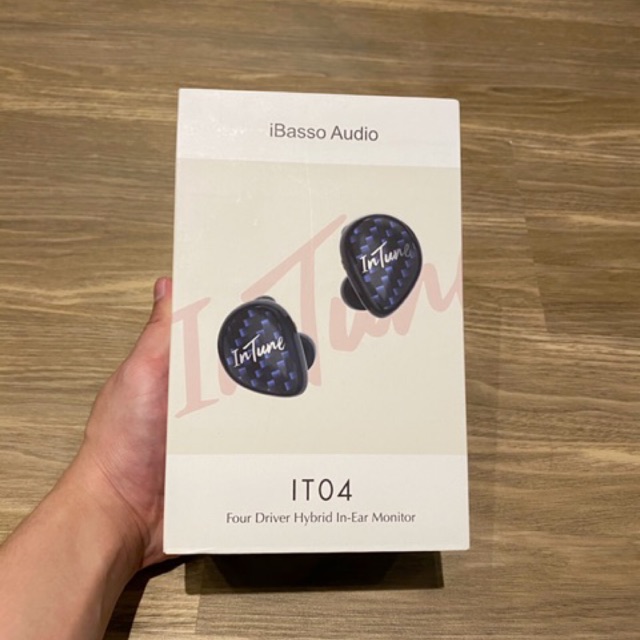 Ibasso IT04 Earphone BNIB