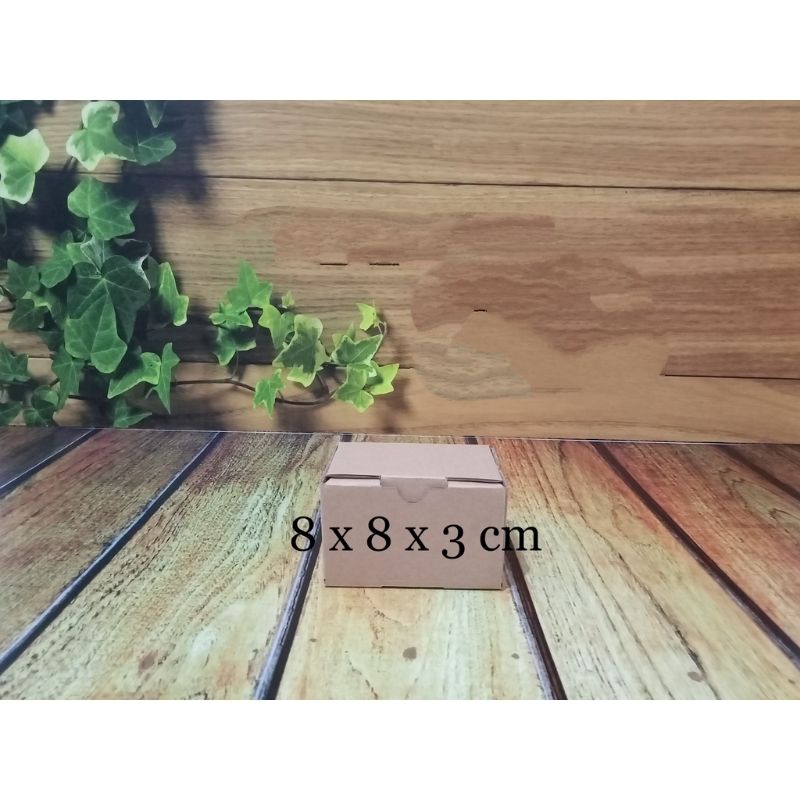 

kardus 8x8x3cm