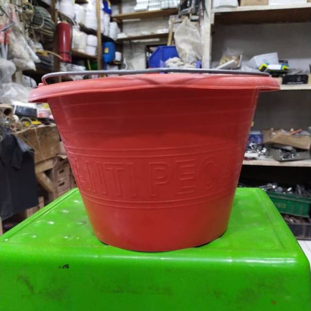 Ember Plastik Merah Kecil | Ember Cor Anti Pecah