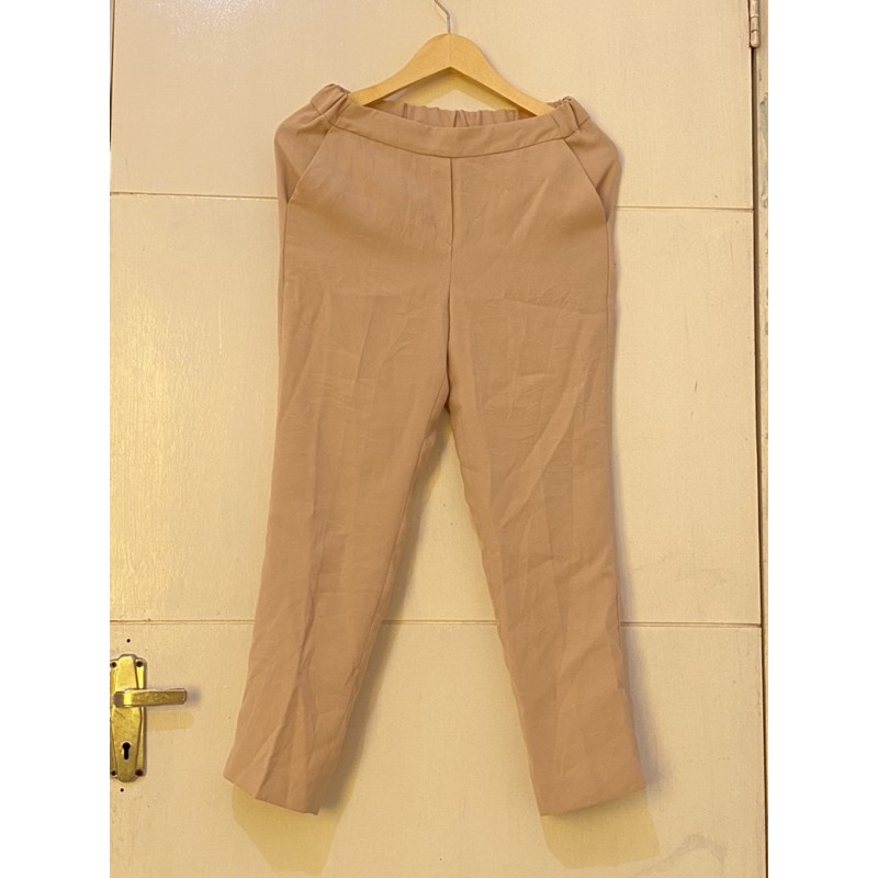 

Celana pensil bahan