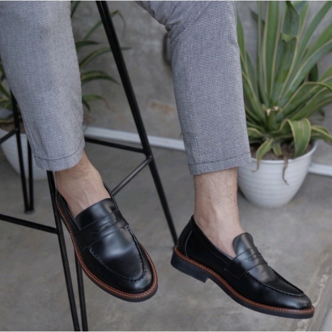 sepatu pantofel pria big size / sepatu casual formal cowo keren style / sepatu loafers kulit hitam / sepatu cowok laki laki pria ukuran besar jumbo nomer 43 44 45 46 47 48