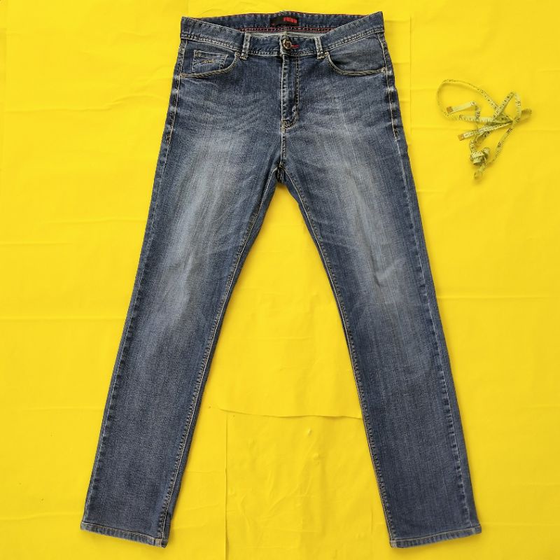 Fubu jeans (Second & Stock cuma 1)