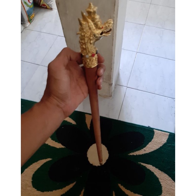 tongkat komando kayu stigi asli dg accesories kepala naga wesi kuning