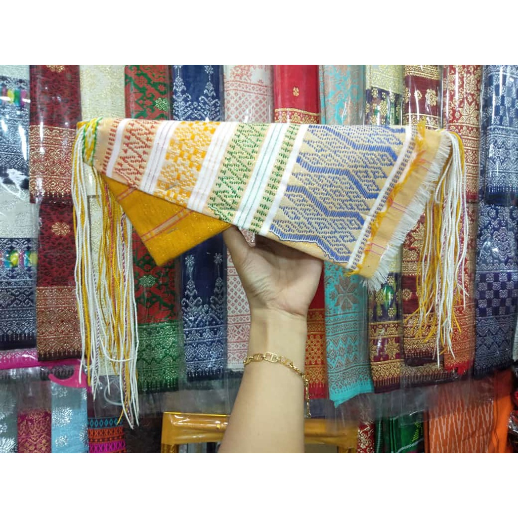 topi bulang simalungun warna kuning