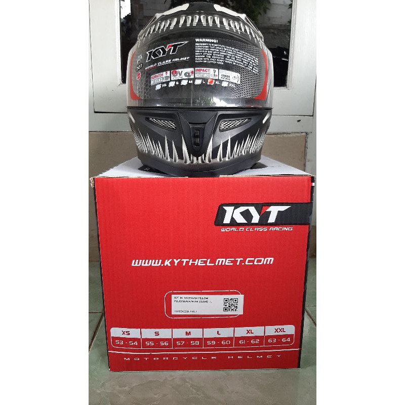 KYT K2R BLACK VENOM doff