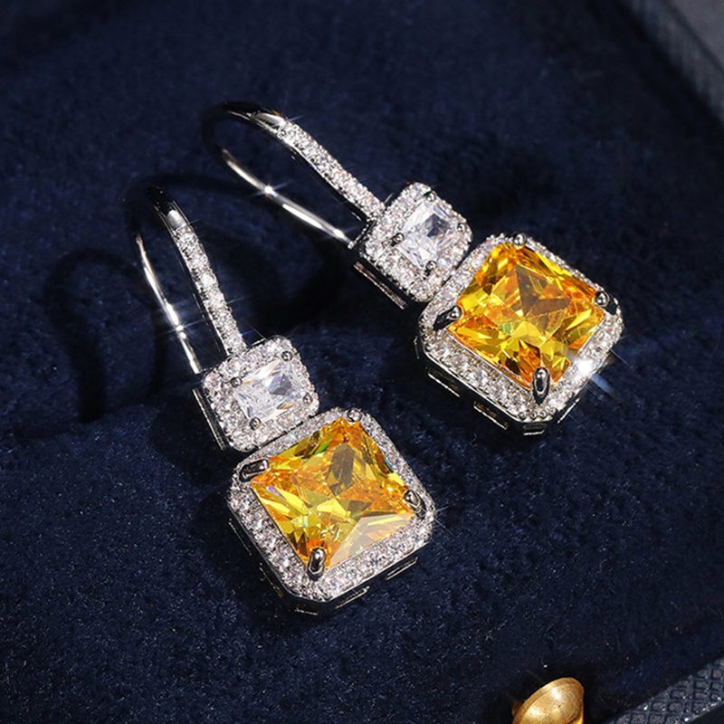 Anting Tusuk Gantung Wanita Hias Cubic Zirconia Warna Kuning Bling Untuk Pernikahan / Tunangan / Pesta