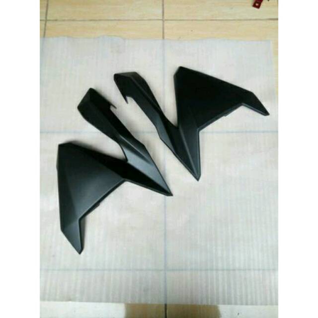 Sayap Vario 150 tahun 2015-2017 hitam dop