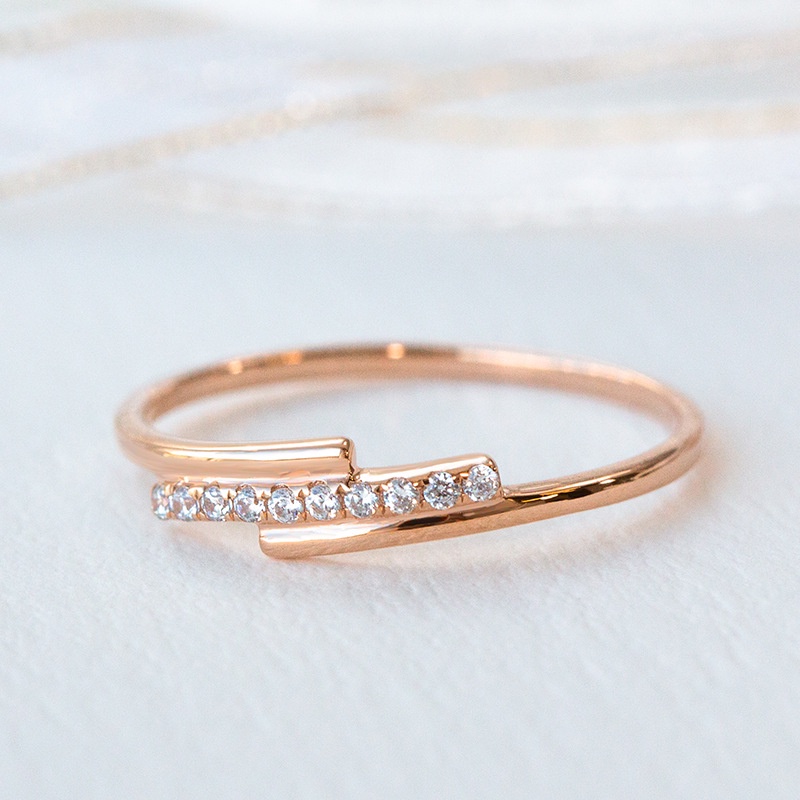 Cincin Berlian Zircon Bahan Titanium Steel Warna Rose Gold Gaya Korea Untuk Wanita