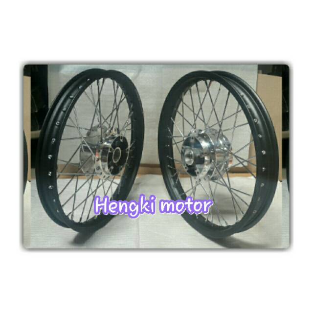 Velg set vixion new .vixion old ..velg v rossi uk 140x17 wm black