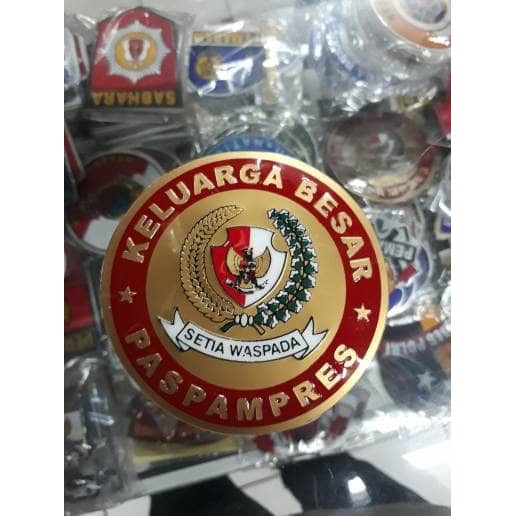 

stiker keluarga besar paspampres