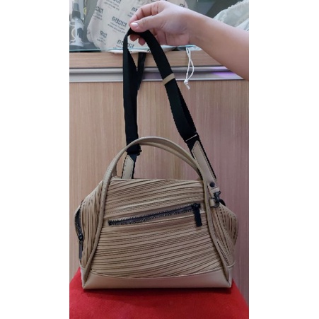 PRELOVED_ORIGINAL Pleats Please by Issey Miyake Top Handle Bag Moccacino