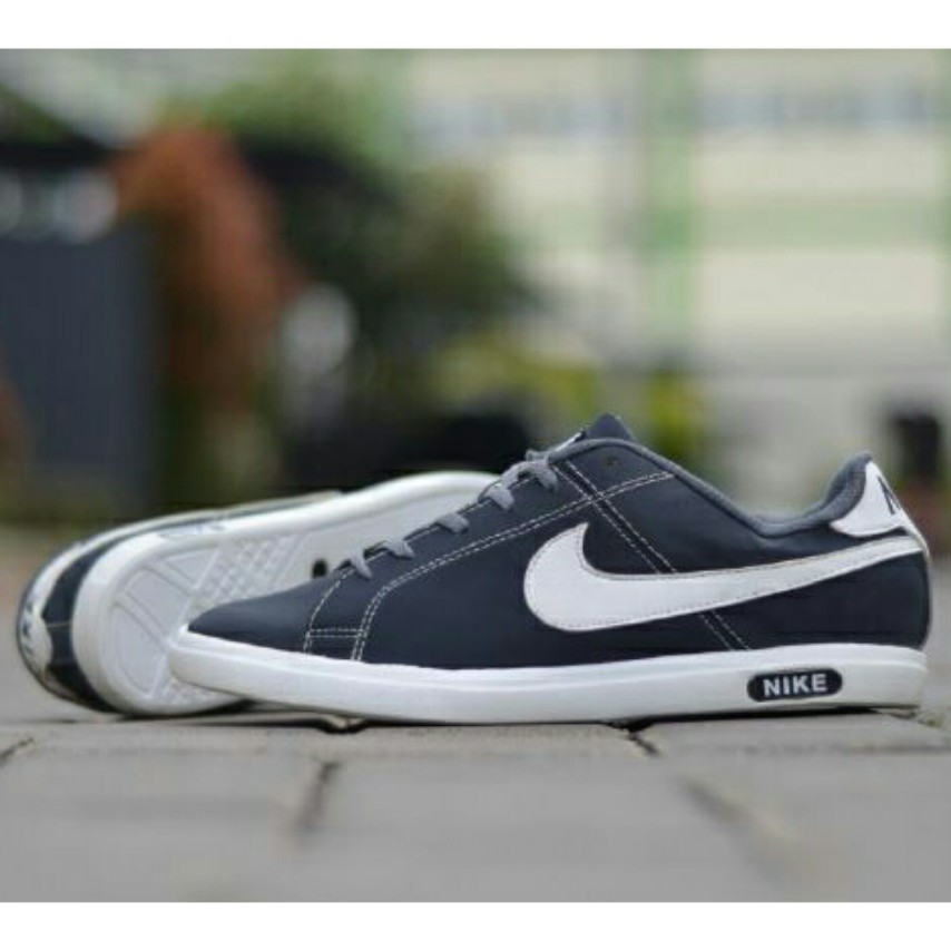 sepatu sneakers nike