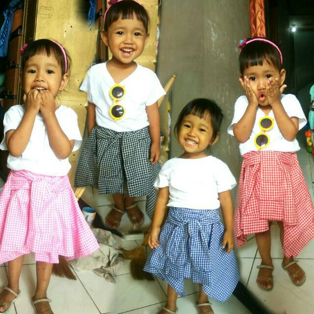 Setelan anak perempuan rok asimetris kaos polos anak distro rok kotak rok unik tartan bawahan couple