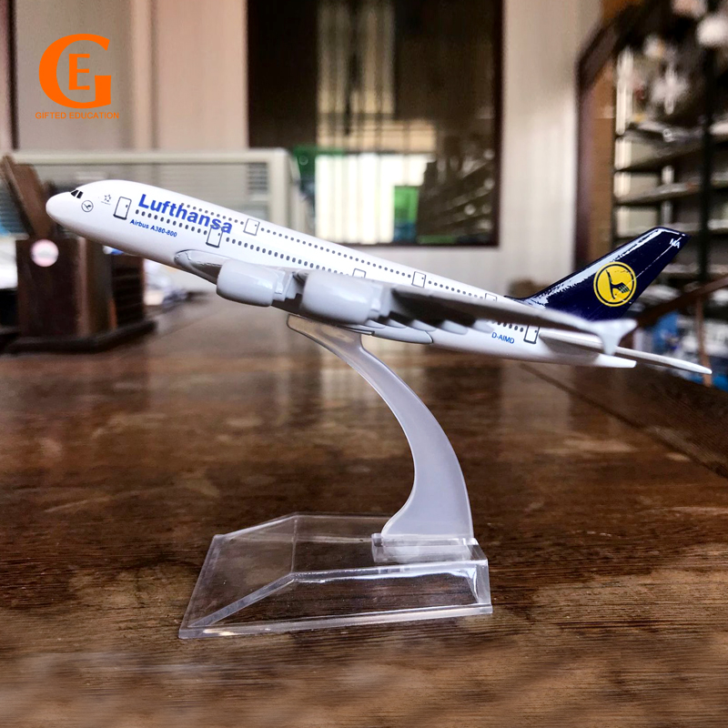 Miniatur Diecast Pesawat Terbang Deutsche Lufthansa AG A380 380 Bahan Metal Ukuran 16CM / 20CM