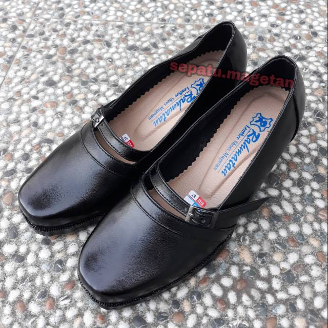 Sepatu kulit magetan