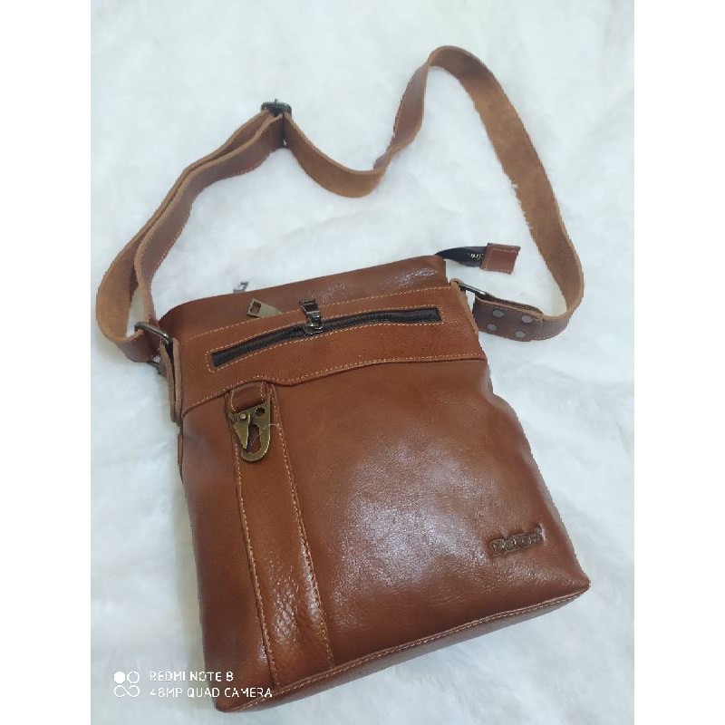 Tas Selempang kulit Sapi model Ring V