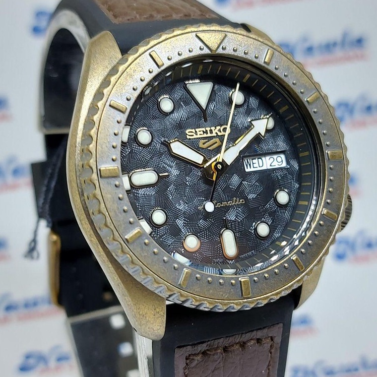 Seiko 5 Sports SRPE80K1 Automatic Gold Vintage - Jam Tangan Pria SRPE80