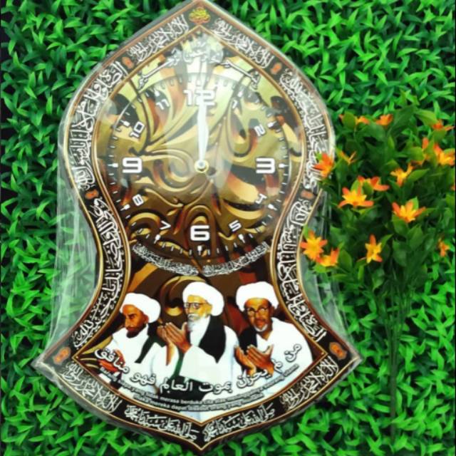 Jam Dinding Terompah Foto Ulama Habaib Tiga Serangkai Tanah Betawi