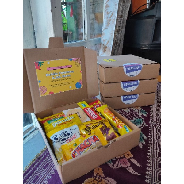 

Hampers Snack Box