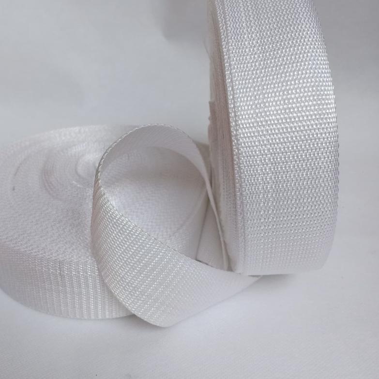 

Terbaru - webing PUTIH 3.8cm x 25 yard tali bisban