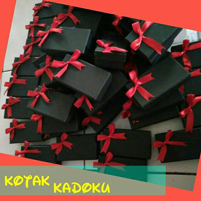 

Kotak kado muat ANTAM N Minigold Uk.9x6x3cm+pita+ busa