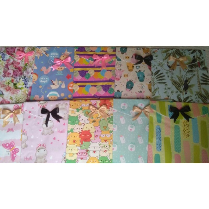 

KERTAS KADO INSTAN MURAH UKURAN SEDANG KERTAS KADO JADI ULTAH