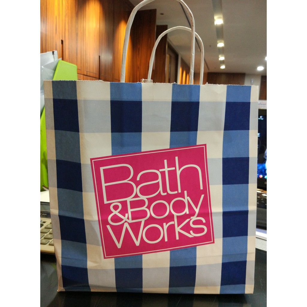 

Paper Bag / tas kresek kertas Bath & Body Works