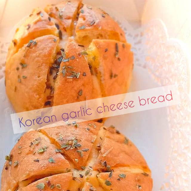 

Korean garlic cheese bread