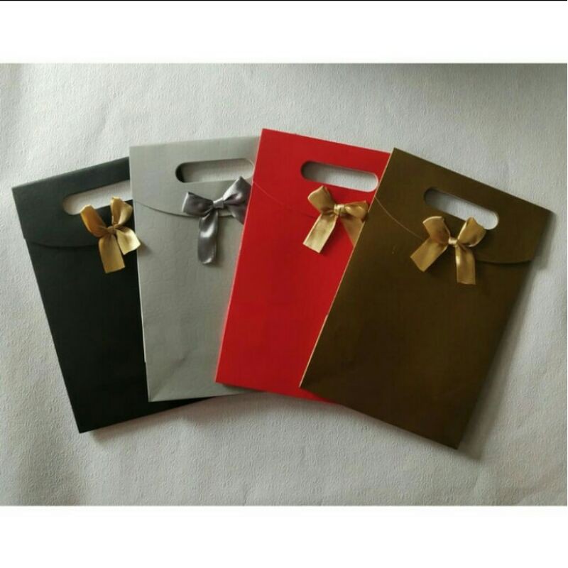 

Paperbag Tutup Pita Motif Crocodile Skin