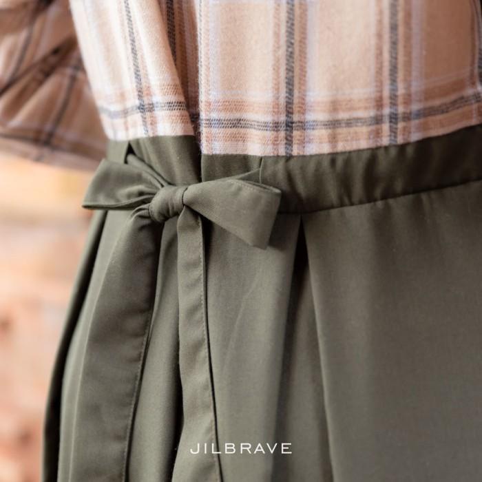 Yurim Dress dari Yuji Couple Jilbrave Warna Cream Olive Best Seller
