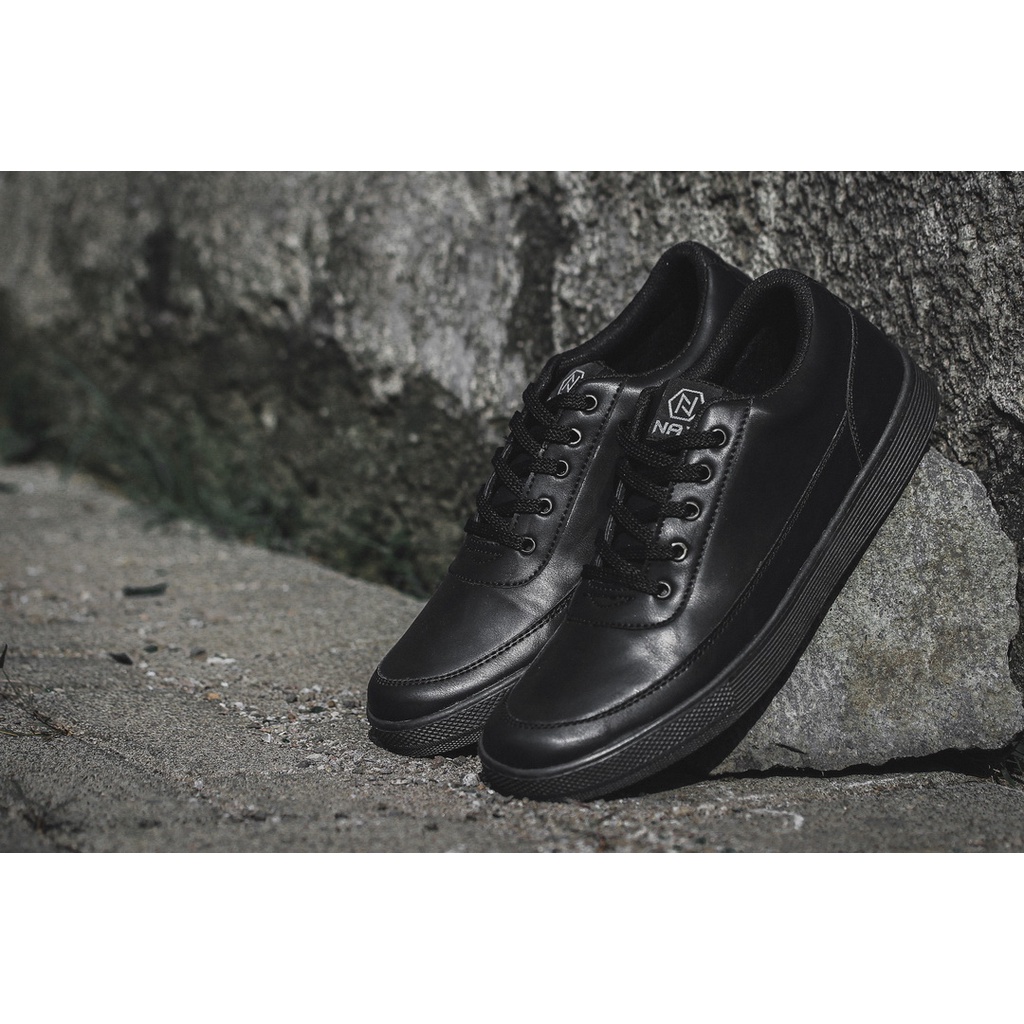 DEDRICK FULL BLACK (NAZ) - Sepatu Sneakers Pria Casual Unisex Original