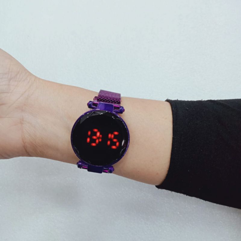 Jam tangan wanita LED Digital strap rantai magnet