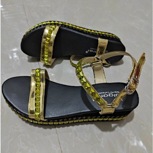 Cuci Gudang! Bryan Daniesha Wedges Sandal Tali Studded Stut Stude Rockstude Beludru Suede Mewah