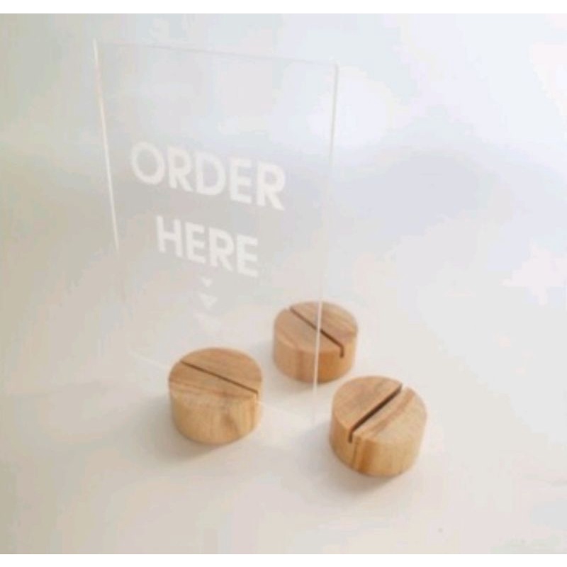 

Stand Akrilik Bulat (10 gratis 1)