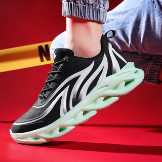 sepatu sneakers