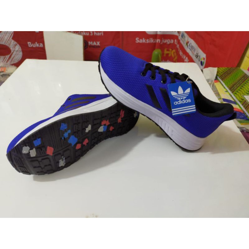 sepatu running adidas