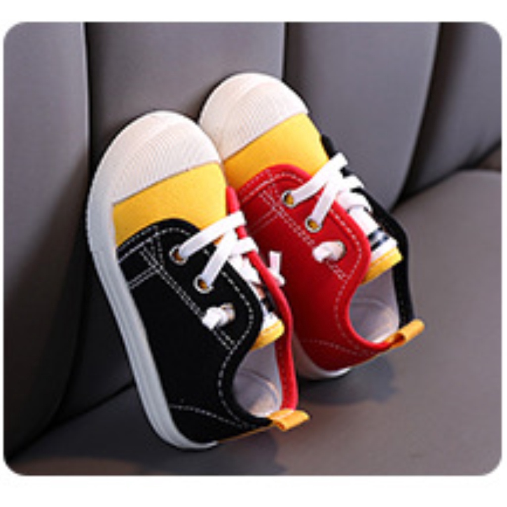 Sepatu Sneakers Canvas Anak Import Casual Bahan Karet Lentur