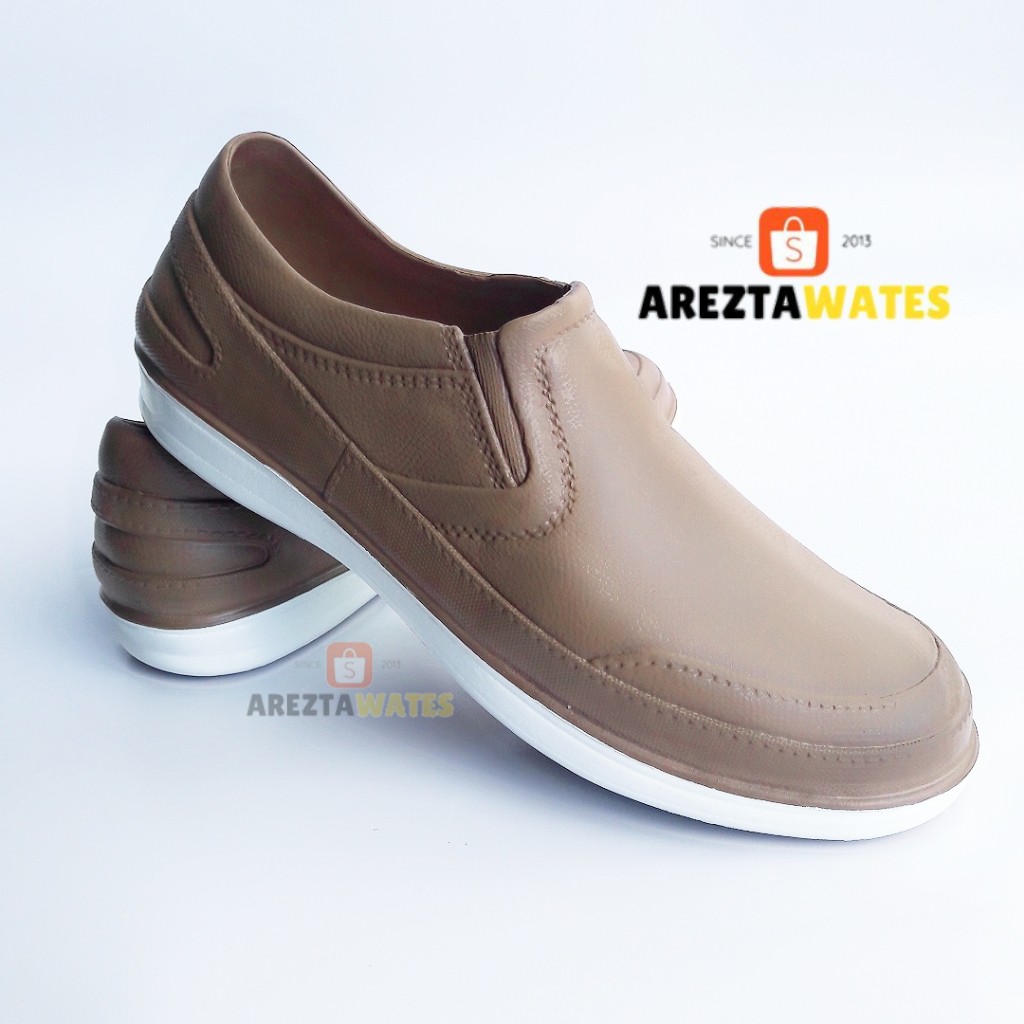 Sepatu karet pria slip on Yumeida SP 7091L